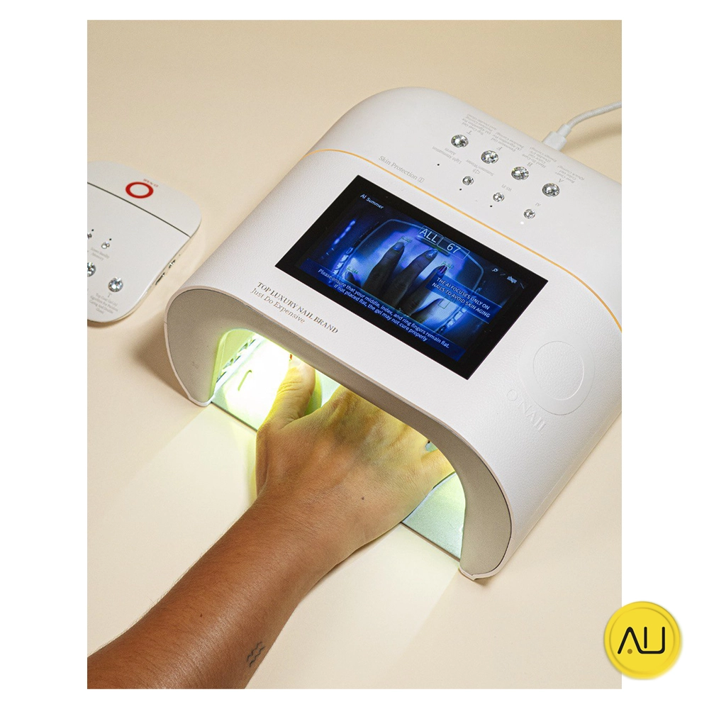 tienda-venta-servicio-tecnico-especializado-accesorios-lampara-unas-polimerizado-o-nail-sesion-perspectiva-con-mano Sesión perspectiva con mano accesorio lampara de uñas con IA O Nail en venta para comprar en la tienda de autoclav.es